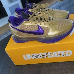 Kobe 5 Undefeated Hall of Fame size 12